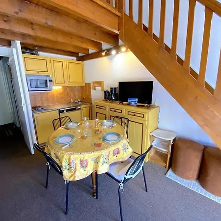 Chaleureux A 80 M² Balcon 아파트